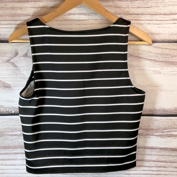 Decree - Black & White Stripe Crop Top, L - Picture 5 of 11